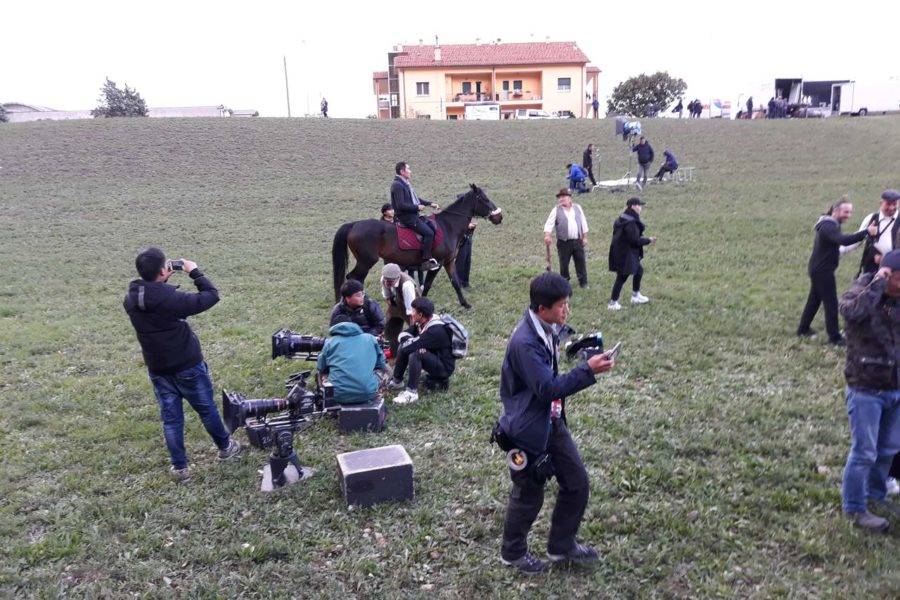 (Italiano) Un troupe cinese in Toscana per girare un film, con la partecipazione dei nostri cavalli!